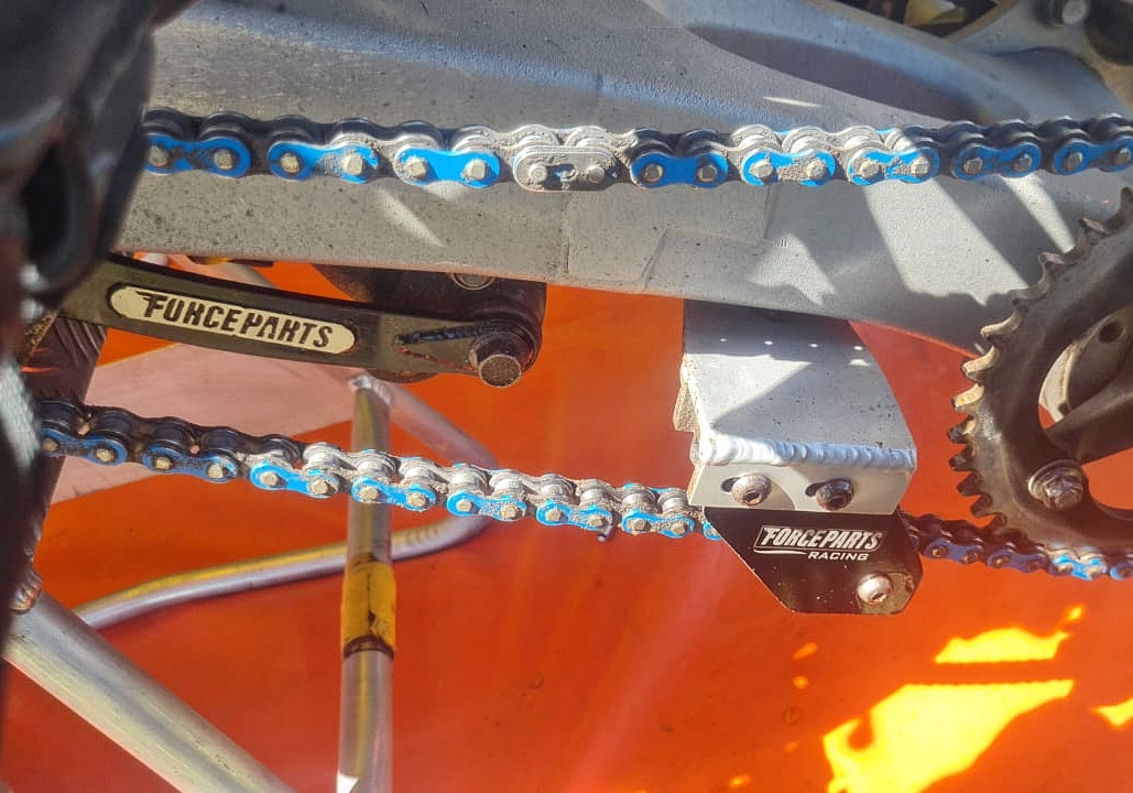 -Improves traction even further, - Reduces load on the shock absorber,